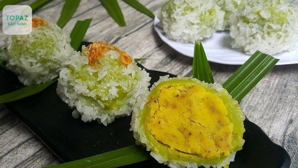 Bánh khúc làng Diềm là đặc sản Bắc Ninh dùng để thết đãi những vị khách quý 