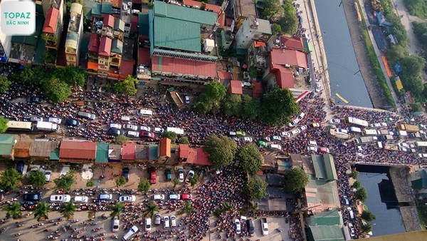 Cầu Tó được xây dựng từ thời xa xưa, gắn liền với sự phát triển của các làng nghề truyền thống vùng Kinh Bắc